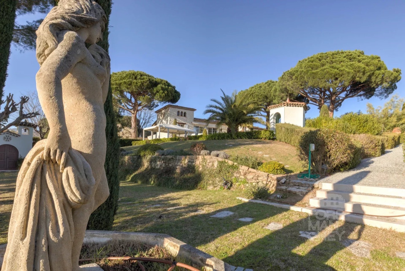 Grasse : Propriété unique dans un havre de paix de toute beauté