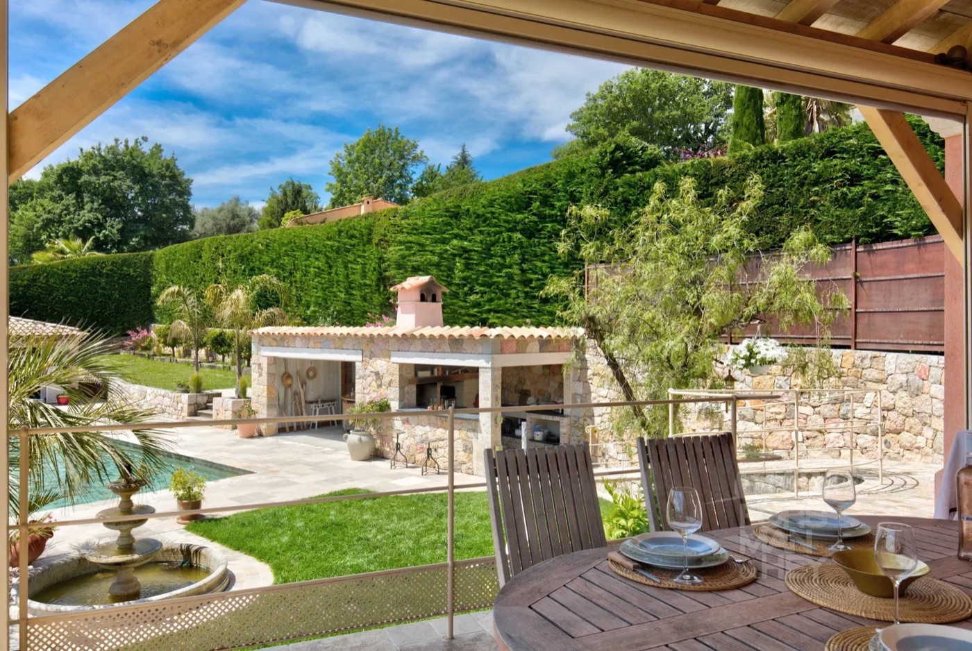 Cabris:Recently built high-quality villa
