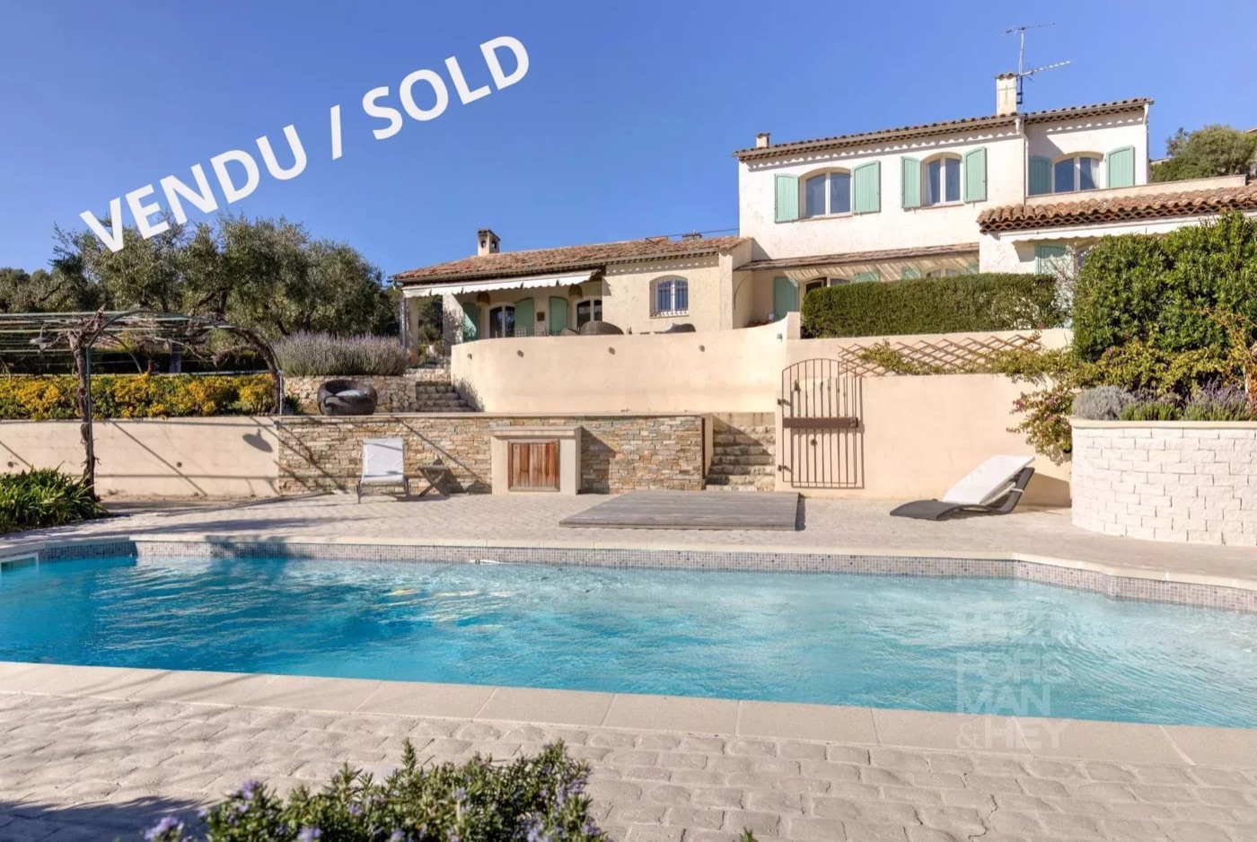La Gaude: Large villa in the heart of the village