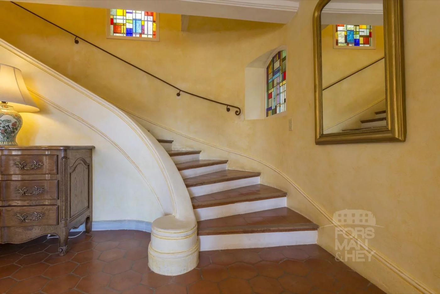 One property, 2 stone bastides