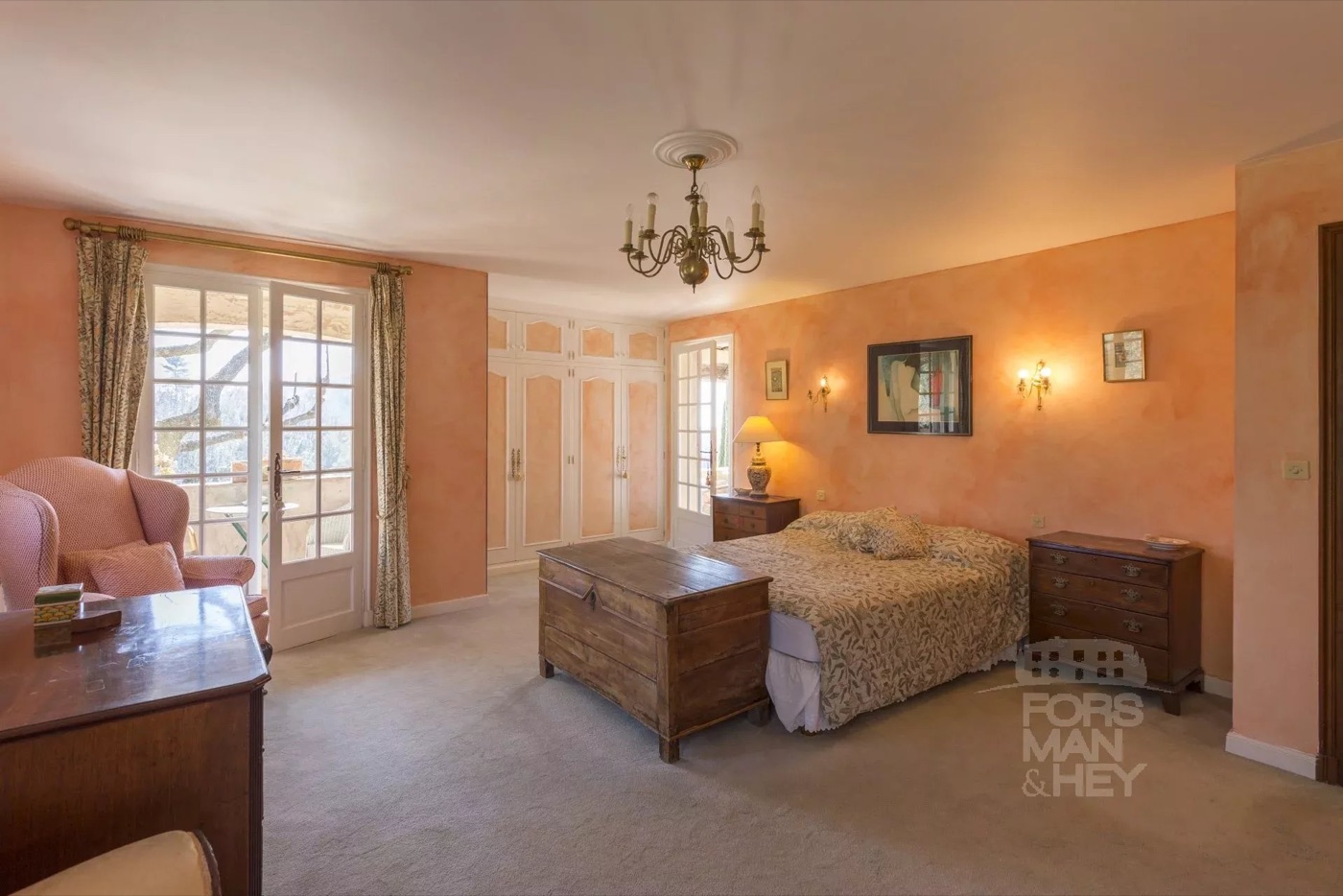 One property, 2 stone bastides