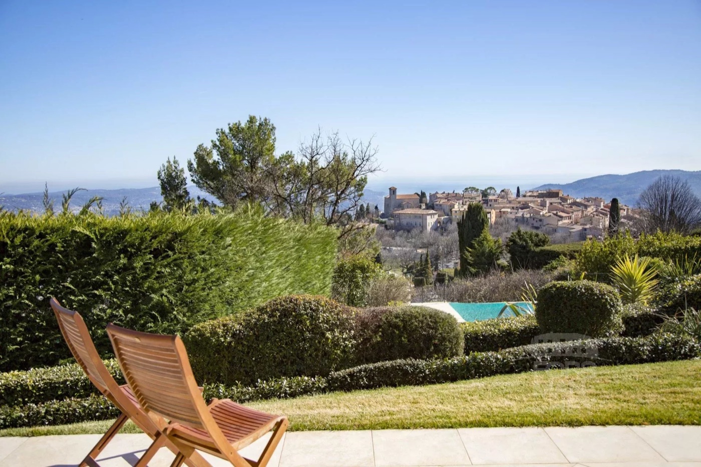 Sophisticated architecture and great views