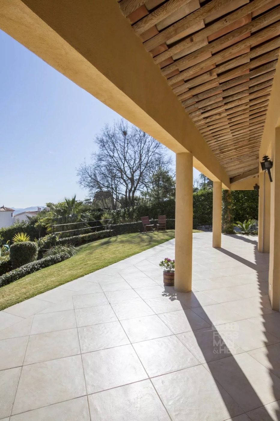 Sophisticated architecture and great views
