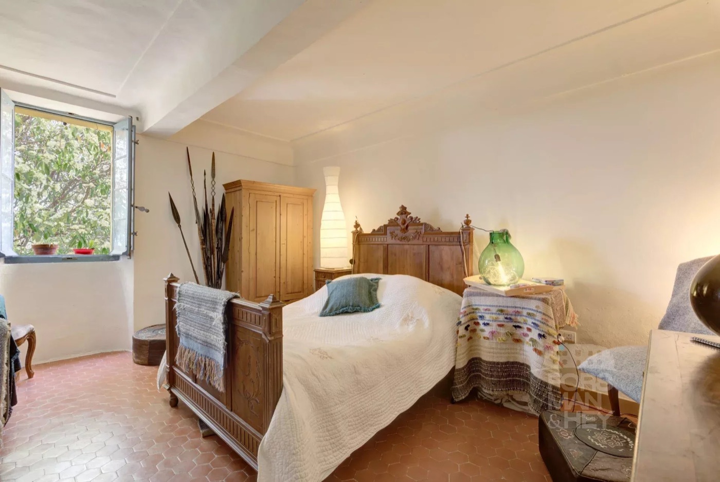 Unique, 300-year old bastide with olive grove