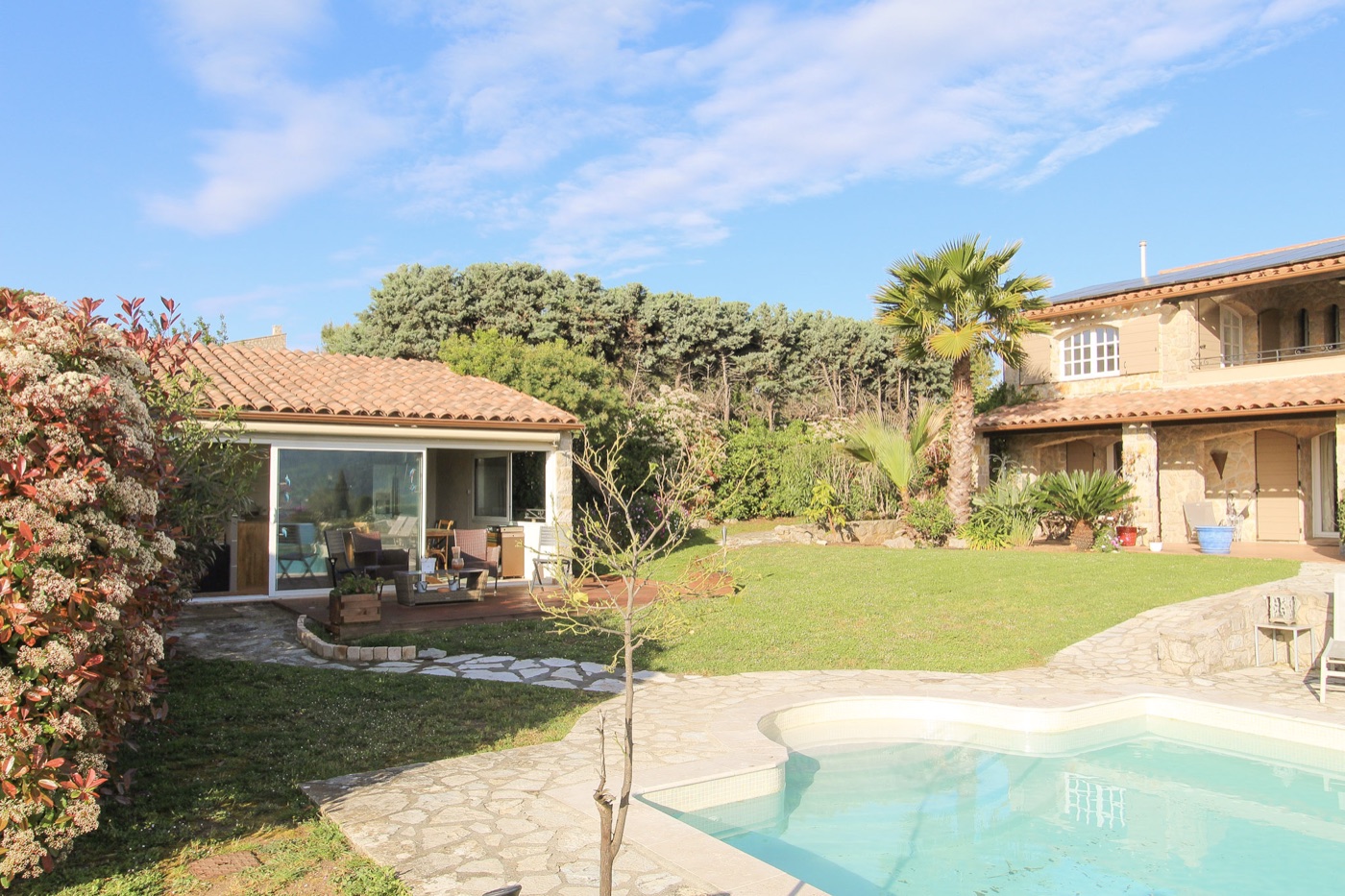 Peymeinade: Elegant Provençal bastide with panoramic views, heated swimming pool and accommodation potential