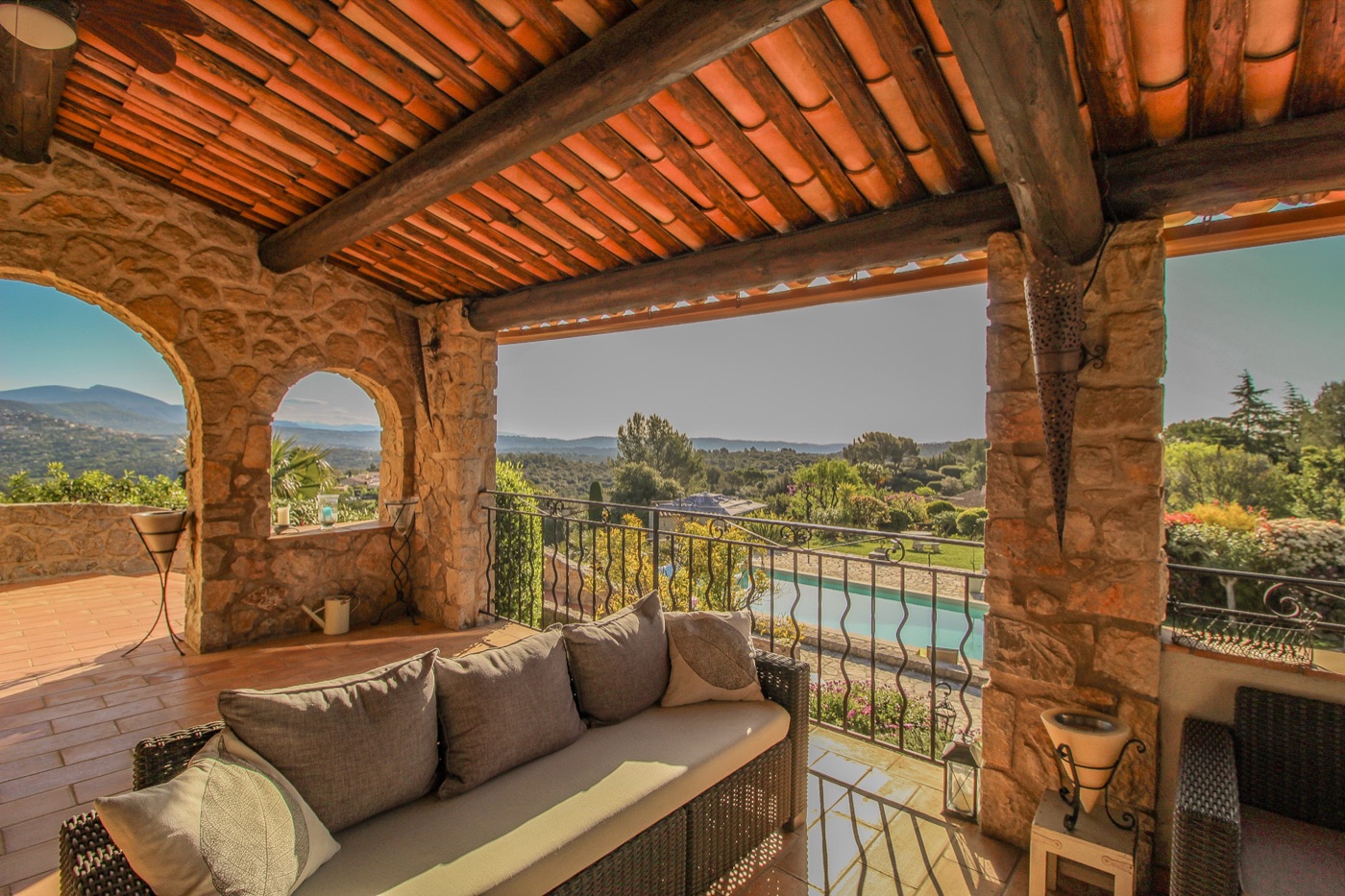 Peymeinade: Elegant Provençal bastide with panoramic views, heated swimming pool and accommodation potential